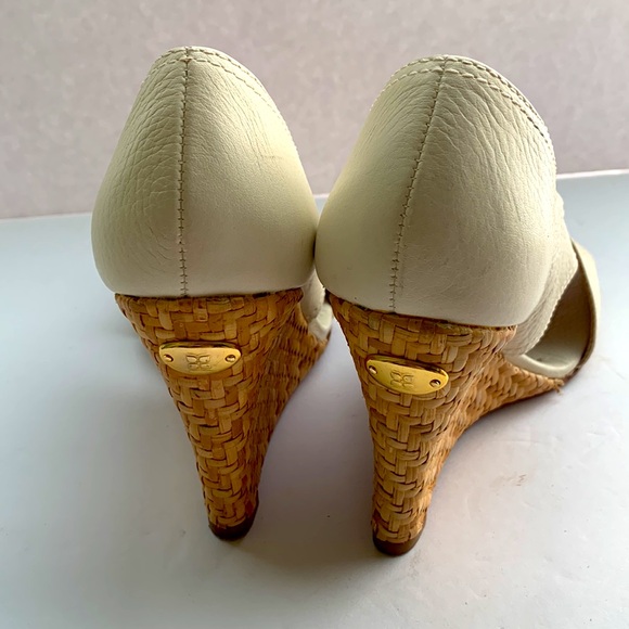 BCBGMAXAZRIA Raisa White Leather Wedge Sandal Size 7.5 - Picture 2 of 5